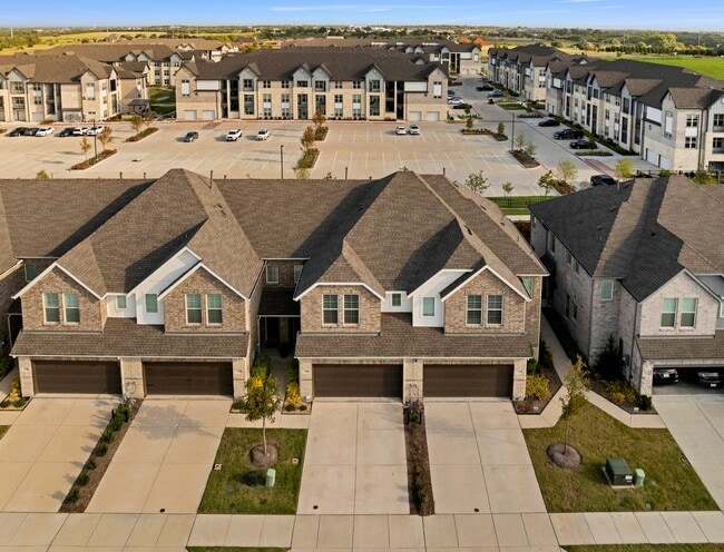 Building Photo - 1320 Hill Country Pl