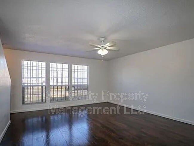 Building Photo - 3444 Pinebrook Dr