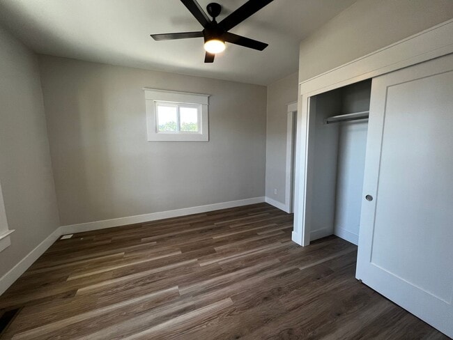 Building Photo - Beautiful 2-Bedroom House with Yard