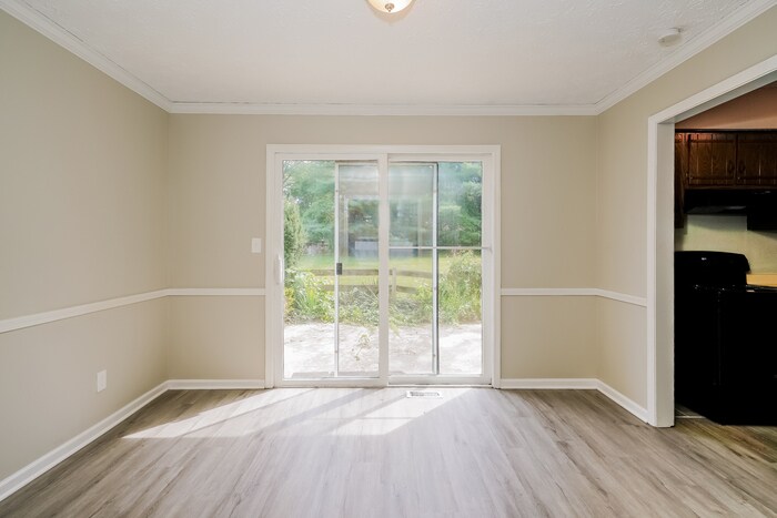 Building Photo - 801 N Peterman Rd