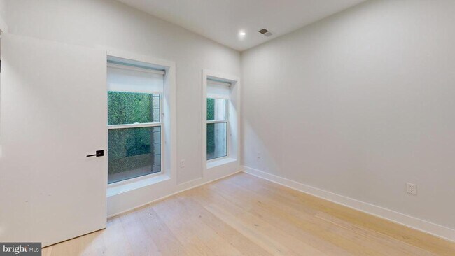 Building Photo - 1117 24th St NW