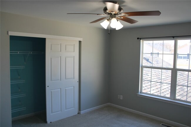 Building Photo - 712 Woodside Creek Dr