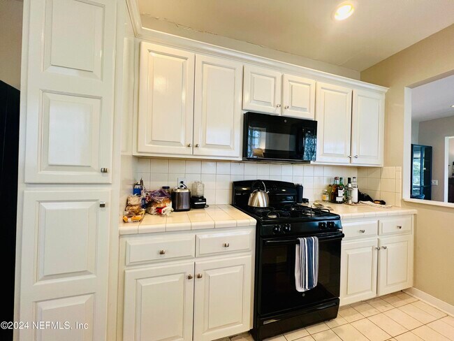 Building Photo - 2745 Downing St