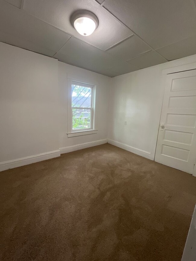 Building Photo - 3 Br 1 Bath Twin Home available in Bethlehem