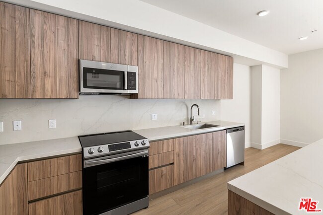 Building Photo - 3651 Regal Pl