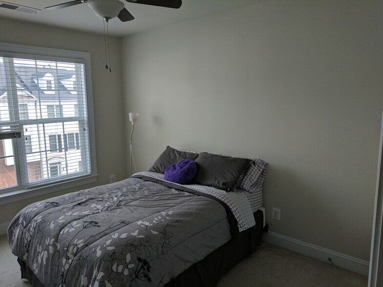bedroom - 14752 Potomac Branch Dr