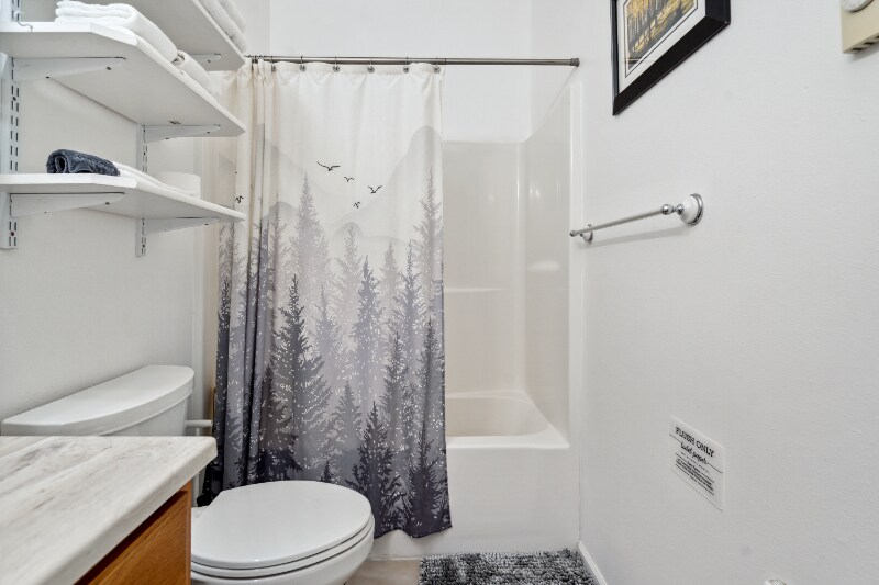 Building Photo - 228 Jensen Rd