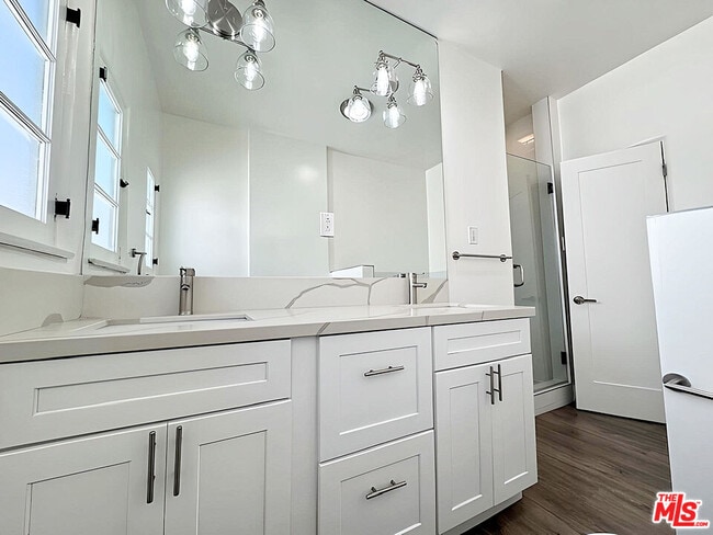 Building Photo - 126 S Hamilton Dr