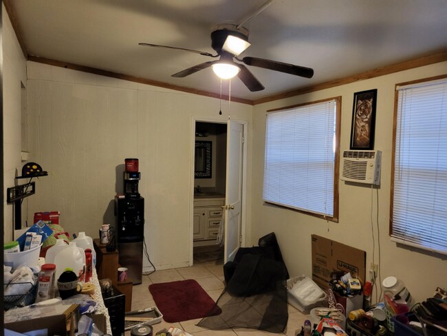 Building Photo - 314 Tweed Ave