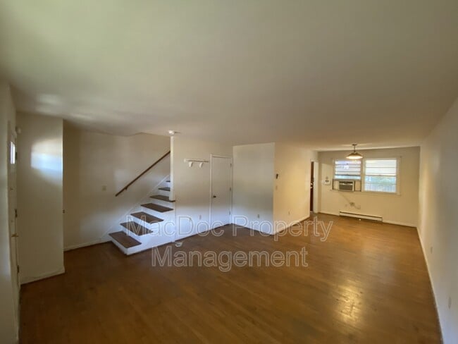 Building Photo - 5467 Potomac Dr