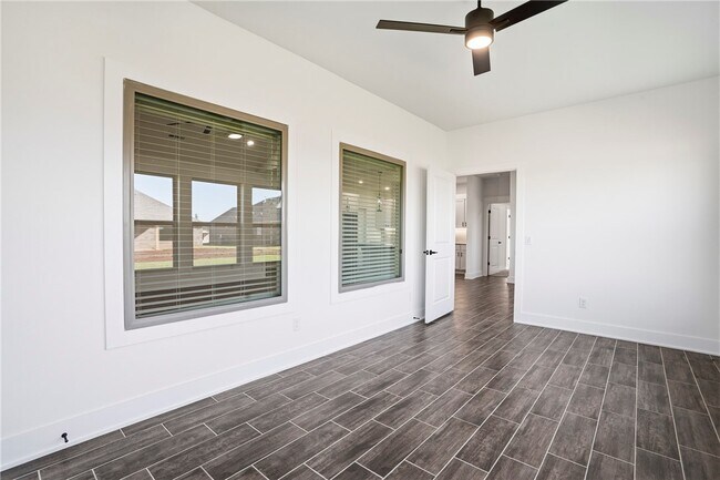 Building Photo - 87 N Banner Ave