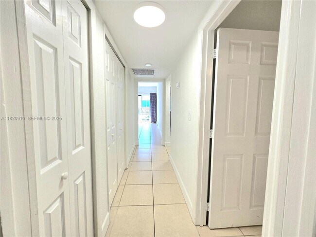 Building Photo - 1152 99th St