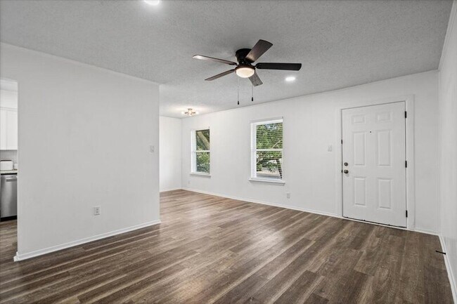 Building Photo - 3415 Willowrun Dr
