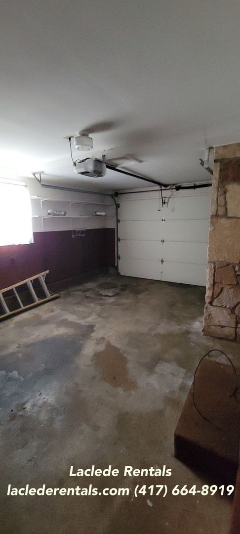 Building Photo - 3 BEDROOM 2 BATHROOM HOUSE FOR RENT