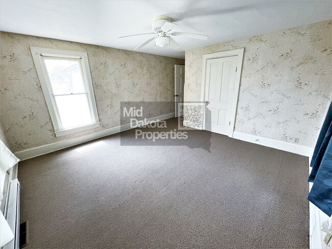 Building Photo - 517 N Duff St