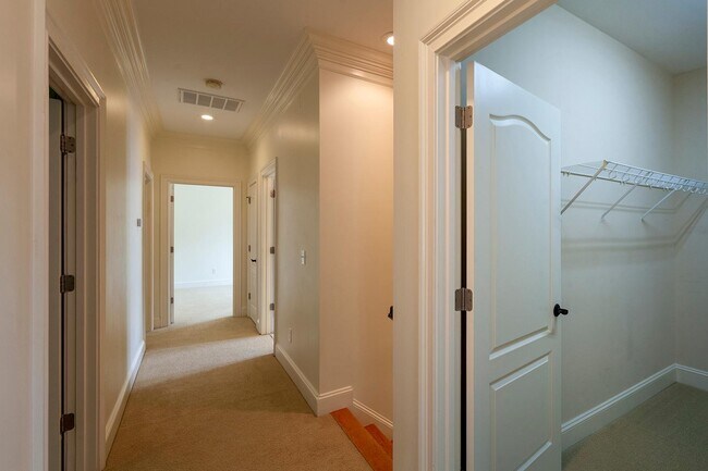 Building Photo - 8819 Provence Village Ln