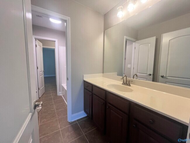 Building Photo - 2604 Ashtynn Pl SW