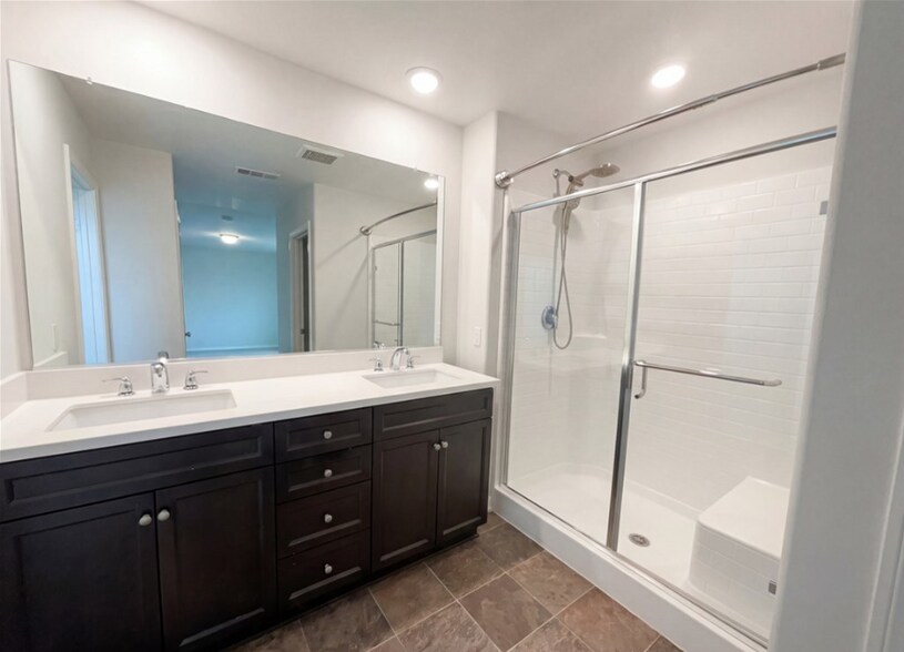 Building Photo - 27552 Gruber Dr