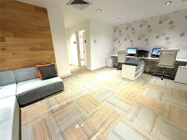 Building Photo - 951 Brickell Ave