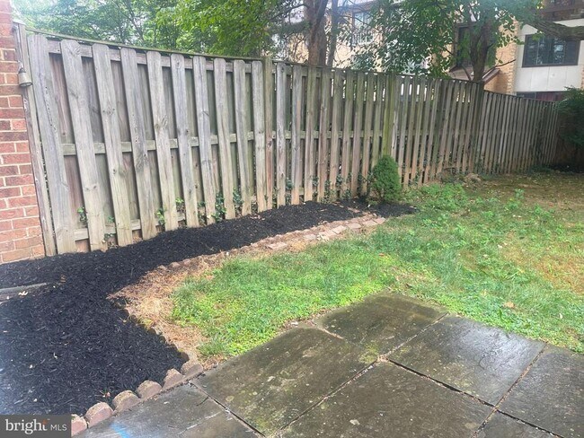 Building Photo - 10195 Valentino Dr