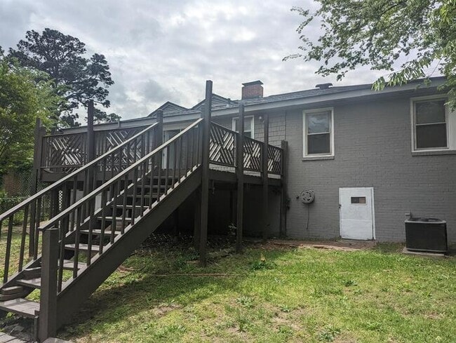 Building Photo - 1677 Upper River Rd