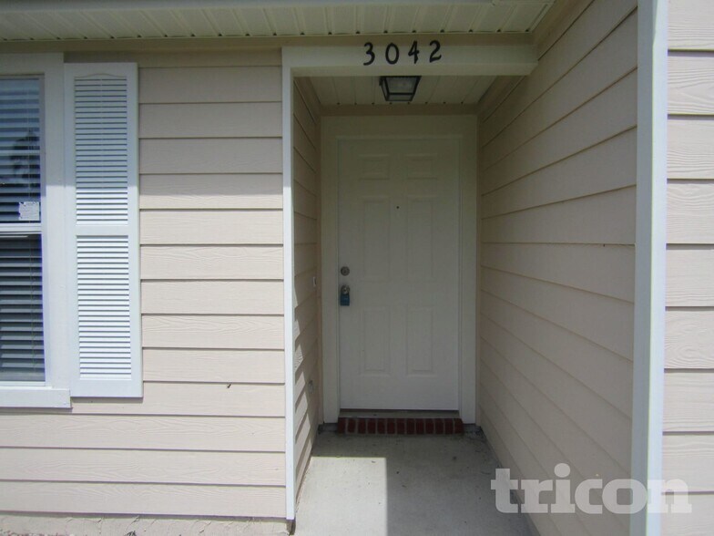 Building Photo - 3042 Waters View Cir