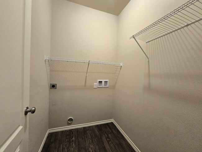 Building Photo - 322 Ambrose Avenue