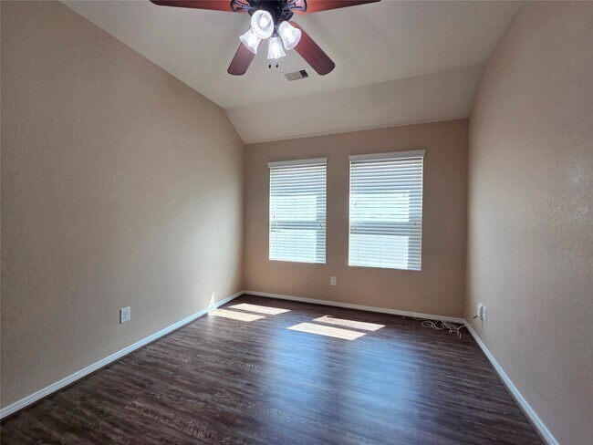 Building Photo - 2615 Elm Crossing Trail