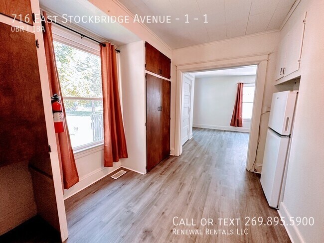 Building Photo - 716 E Stockbridge Ave