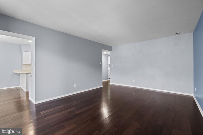 Building Photo - 6 Mullingar Ct