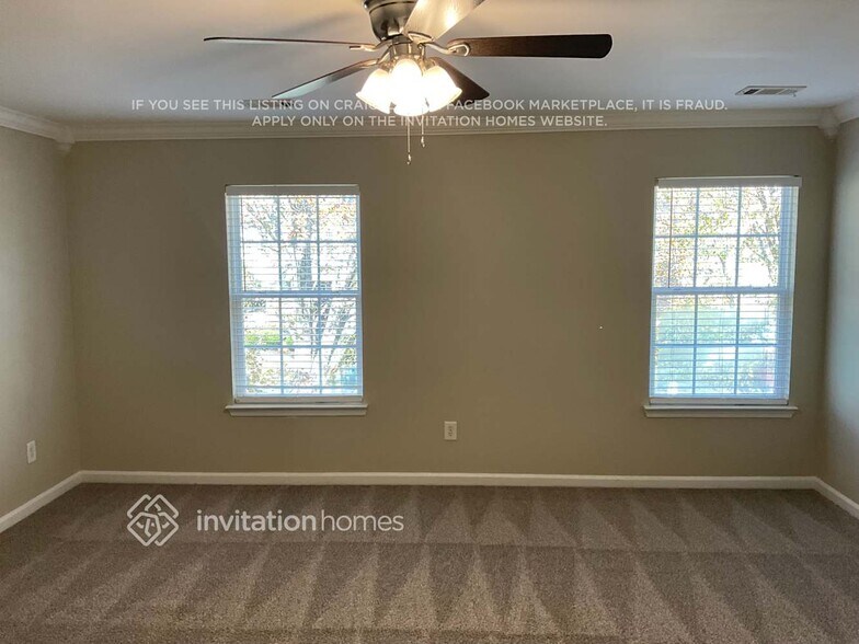 Building Photo - 2440 Sheldon Pl