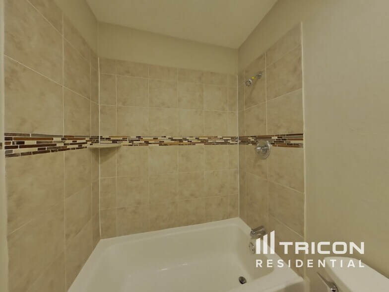 Building Photo - 5107 Dunnethead Dr