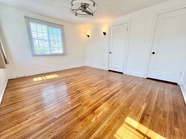Building Photo - Stunning Ocean & Bay View Two-Story Home on the Long Beach Peninsula