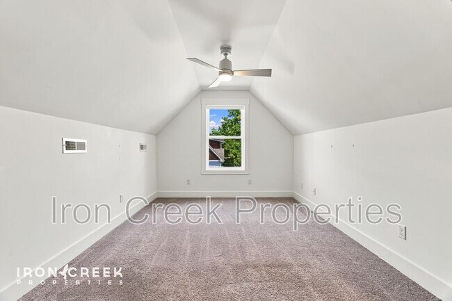 Building Photo - 17 Woodbridge Park Dr