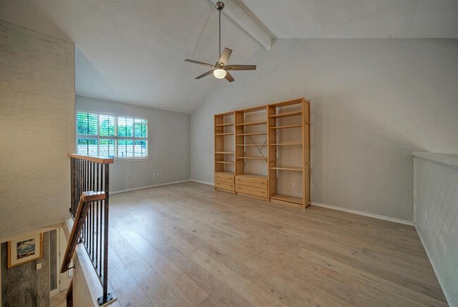 Building Photo - 3704 Steck Ave
