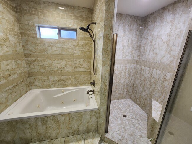 Building Photo - 11131 Sunshine Ter