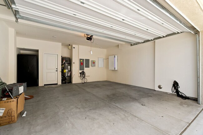 Building Photo - 777 Abby Dr
