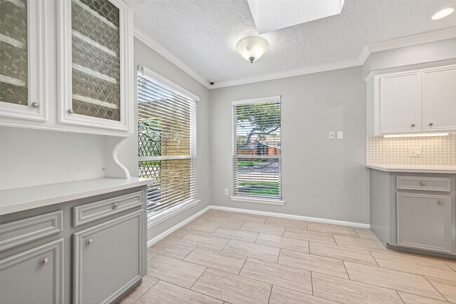 Building Photo - 5218 Palmetto St