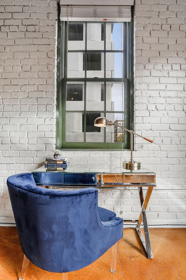 Building Photo - 1041 Constance St