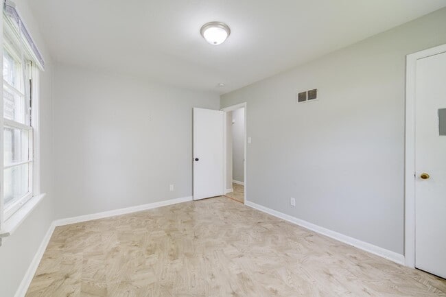 Building Photo - 6811 Brower Ct