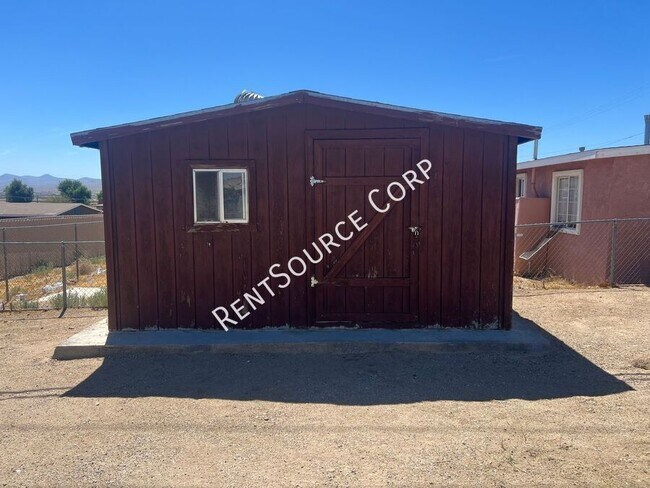 Building Photo - 1379 Riverside Dr