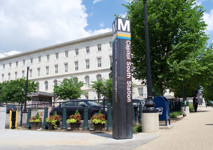 Building Photo - 131 C St SE