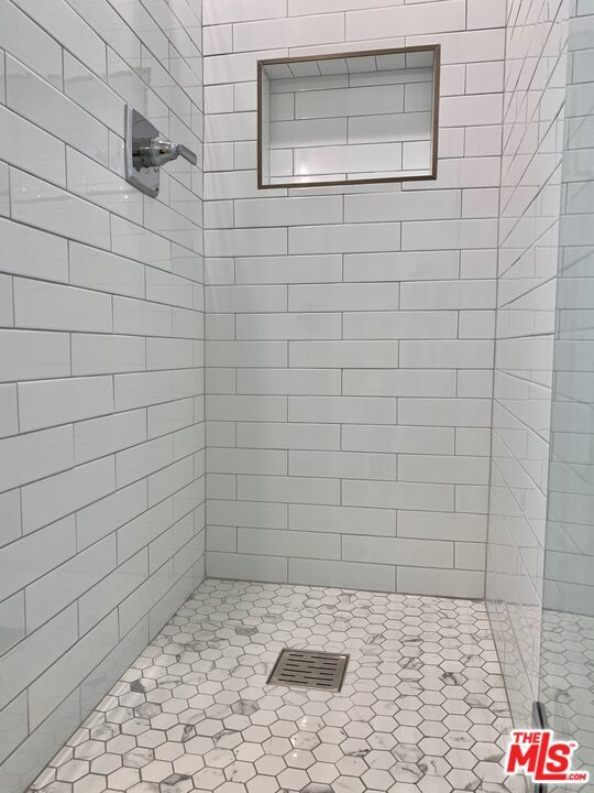 Building Photo - 11235 Richland Ave