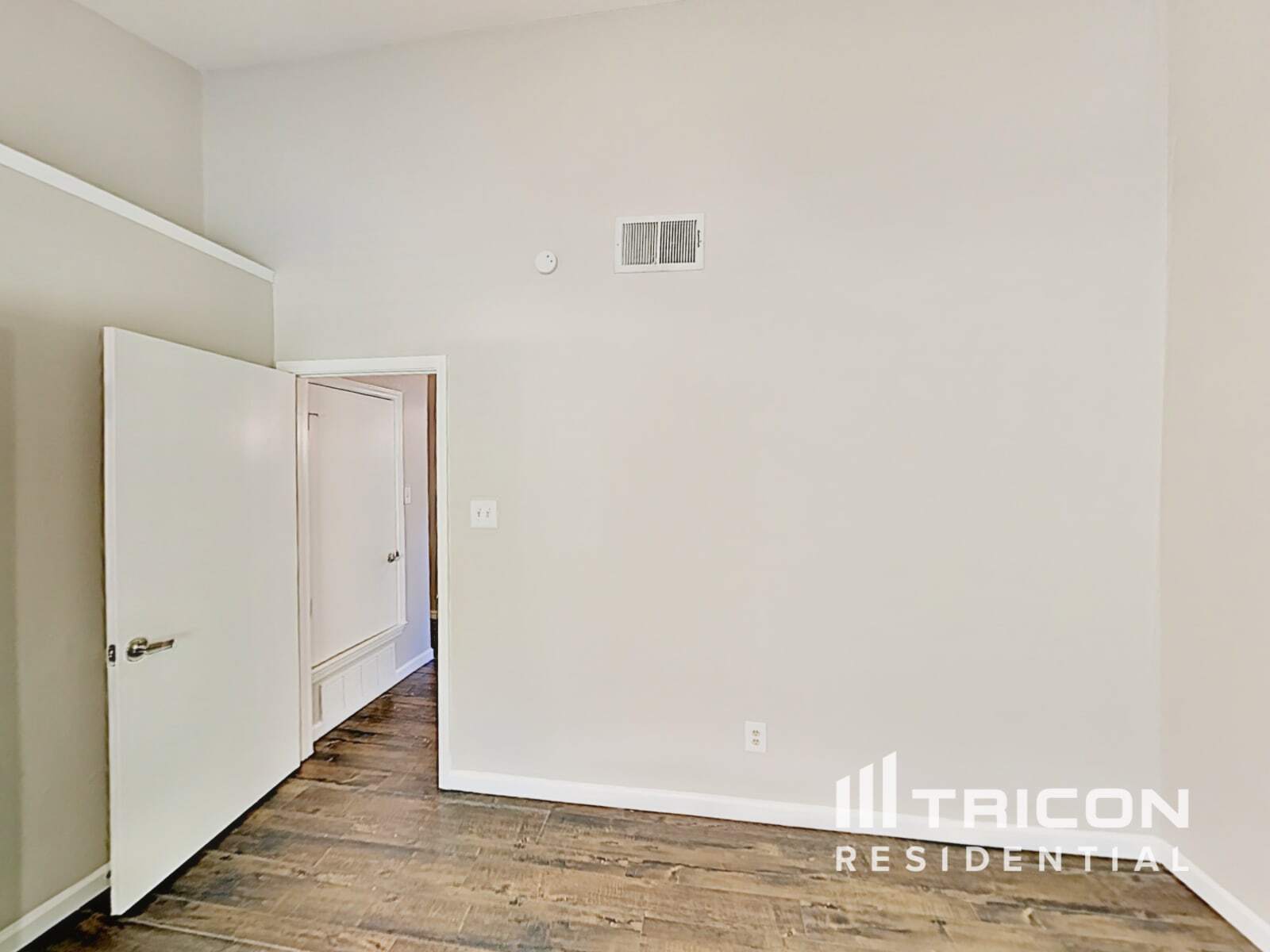 Building Photo - 1423 Ardmore Dr