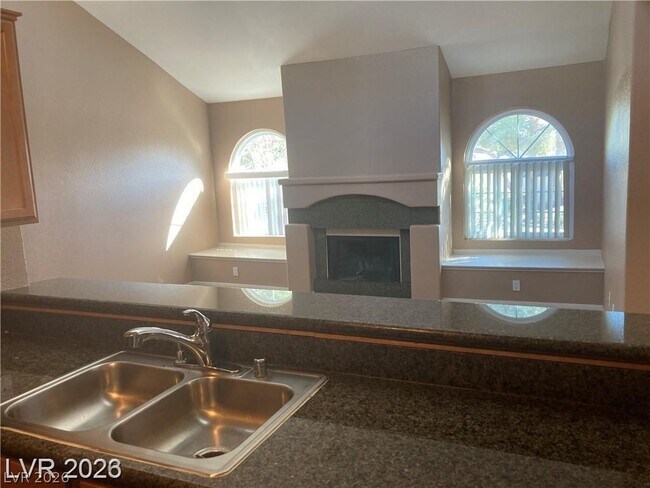 Building Photo - 3145 E Flamingo Rd