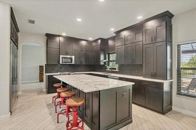 Building Photo - 15530 Aqua Cir