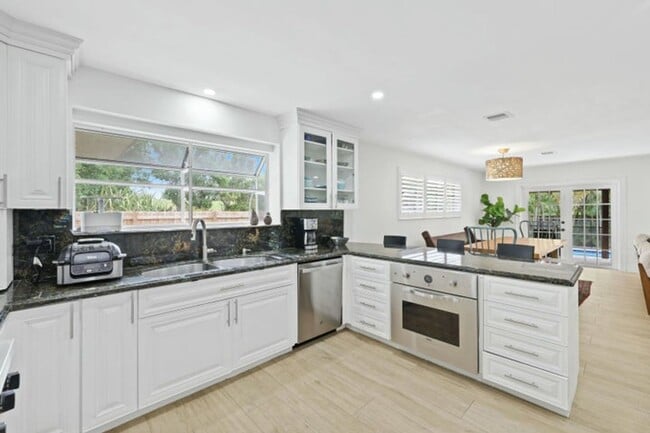 Building Photo - 486 NW 1st St