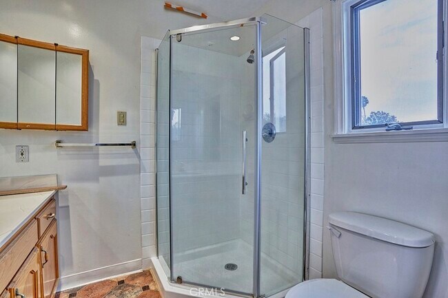 Building Photo - 2751 Batson Ave