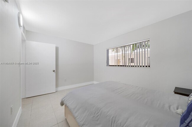 Building Photo - 8005 SW 107th Ave