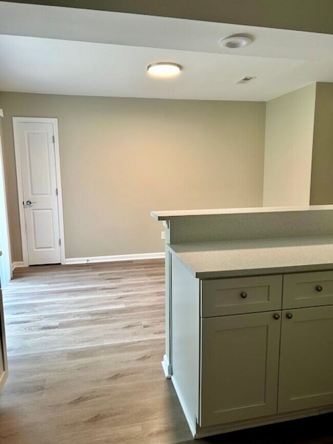 Building Photo - Available Beautifully Renovated Bungalow!